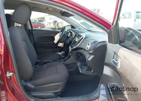 2020 Chevrolet Sonic from USA, damaged, VIN 1G1JD6SB4L4137362